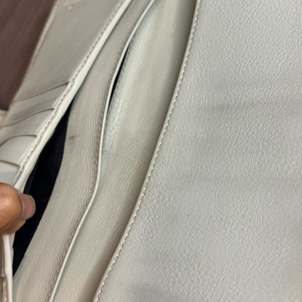 Gucci Beige GG Canvas Continental Wallet with Gold Double G - Picture 7 of 12